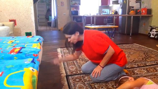 Eloviki (Еловики). Как монстр под кроватью забрал у Маши все игрушки. смотреть онлайн