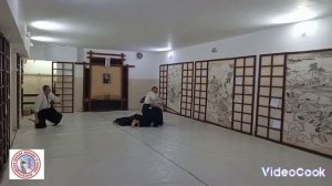 Работа от ножа и удара сверху