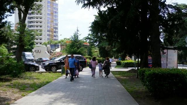 [4K] РОССИЯ КРЫМ ЯЛТА 2023 улица МОСКОВСКАЯ. Прогулка по ЯЛТЕ, путешествие по России. Реальный Крым