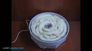Сушеная дыня в сушилке для фруктов