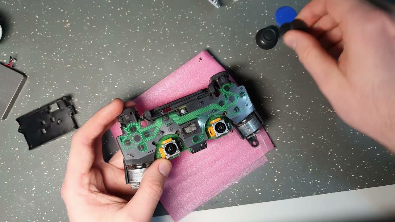 Ремонт Dualshock 4, замена стика смотреть онлайн