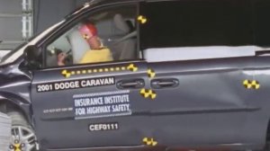 2002 Dodge Grand Caravan moderate overlap IIHS crash test