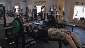 ЖИМ ШТАНГИ НА НАКЛОННОЙ СКАМЬЕ ГОЛОВОЙ ВНИЗ. НАТУРАЛЬНЫЙ ТРЕНИНГ после 40 и для НАЧИНАЮЩИХ