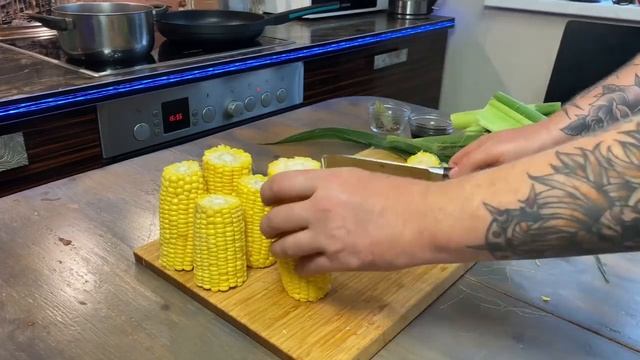 ВАРЕНАЯ КУКУРУЗА - СРАЗУ ДВА РЕЦЕПТА смотреть онлайн