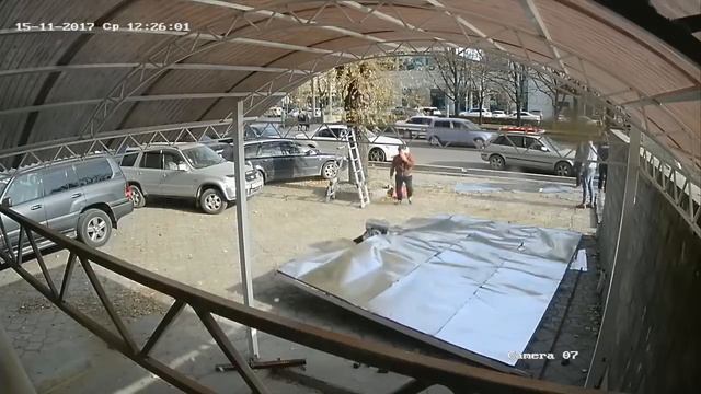 ПОВЕЗЛО ТАК ПОВЕЗЛО настоящий друг- lucky me  a friend in need is a friend indeed