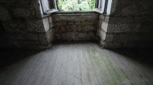 Посетили заброшенный замок, хозяин которого ушел при странных обстоятельствах!