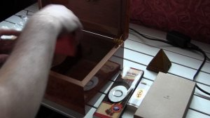 Хьюмидор лат humidus — влажный ящик, шкатулка для хранения сигар