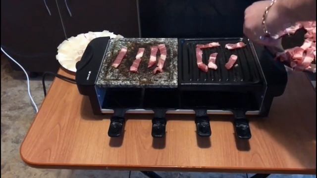 Рыба, кальмар, мясо на новой раклетнице-гриль KItfort KT-1647. смотреть онлайн