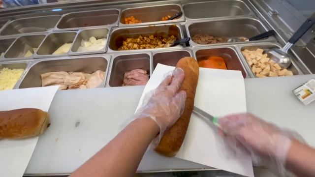 Ordering a Pizza at Subway смотреть онлайн