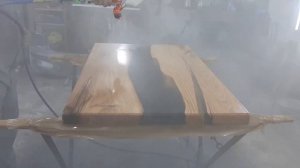 как мы покрываем столешницу лаком