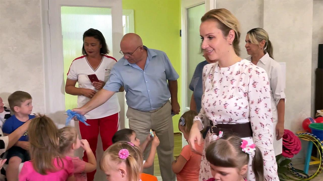 Более ста малышей-сирот из ЛНР в ближайшее время будут жить в российских семьях