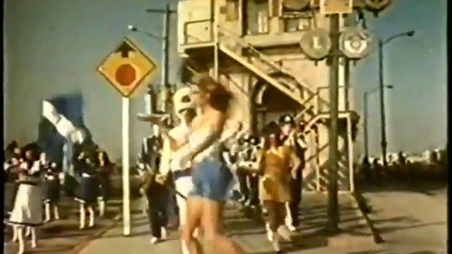 Spot Martini Bianco смотреть онлайн