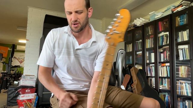 1976 Fender Starcaster through 1961 Vox AC-10 смотреть онлайн