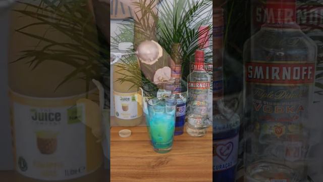 How to make Chi Chi Blue cocktail recipe #cocktails #drink #howto #chichi #blue #recipe #fyp #drink