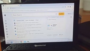 Маленький компактный нетбук Packard Bell Pav80