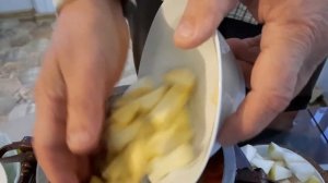 говяжья грудинка томленая в овощах и фруктах в афганском казане