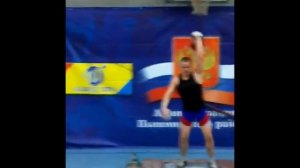 Mikhail Kvashnin - 32 kg kettlebell snatch 200 reps / Михаил Квашнин - рывок гири 32 кг 200 раз
