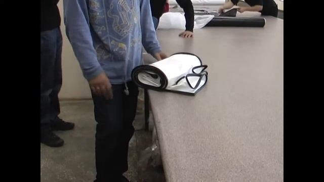 сворачивание матовых полотен смотреть онлайн