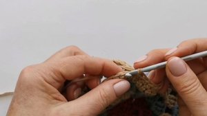 Вязание крючком Чепчик бабушкин квадрат, сборка, часть 1