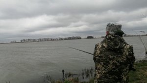 Открытие рыболовного сезона! Погода ЖЕСТЬ! Жарим шашлык, рыбачим в дождь и ветер!