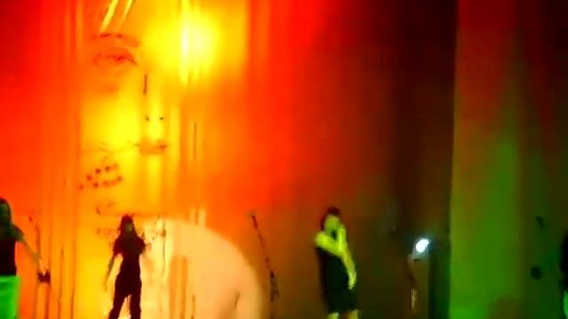 Пьяная тетка поет песню Сандры смотреть онлайн