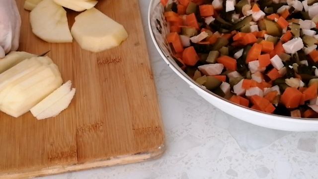 САЛАТ МЯСНОЙ!НЕОБЫЧНЫЙ ВКУС! Meat salad! смотреть онлайн