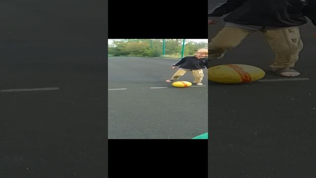 фудбол но короткий)))