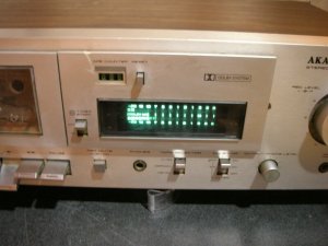 Винтажная стерео кассетная дека Akai модели CS-M02 японского производства-Годы выпуска 1979 - 1981