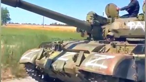 Почему Россия отправила старые танки Т-62 в Украину