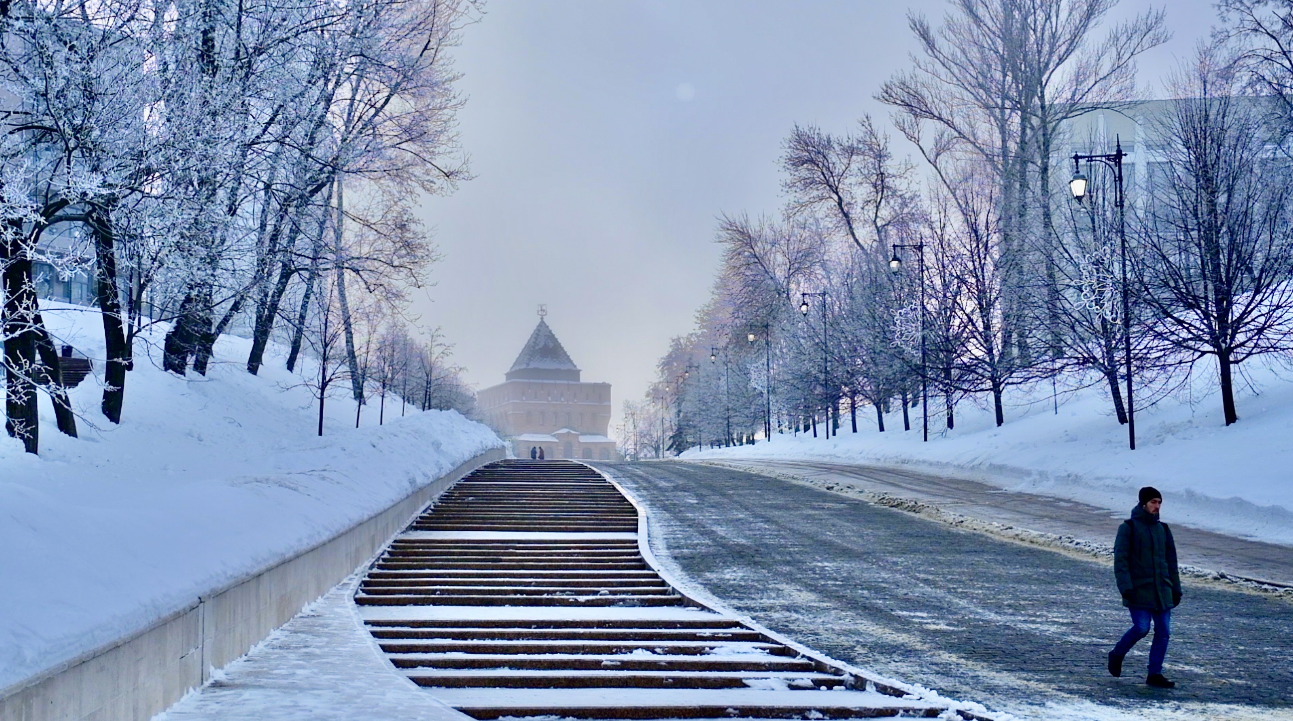 Прогулка по Нижегородскому кремлю в зимний туман.Изучаем башни. Река Почайна. 31.01.2024