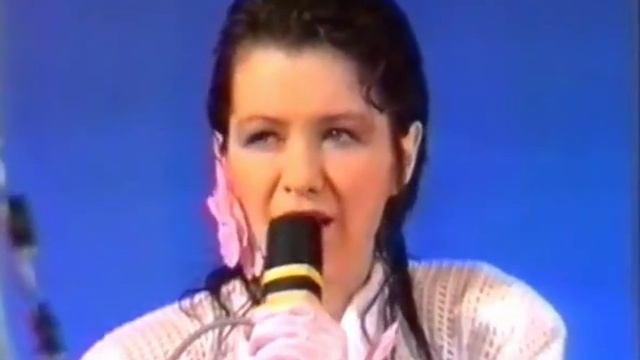 «Я жду весну», стихи Андрея Дементьева, музыка Евгения Мартынова, поёт Ирина Шведова смотреть онлайн