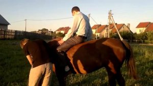 Катаемся на ЛОШАДКЕ!)