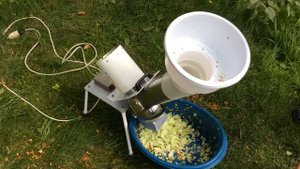 Электрический измельчитель ES-1 для яблок, ягод, винограда, фруктов и овощей