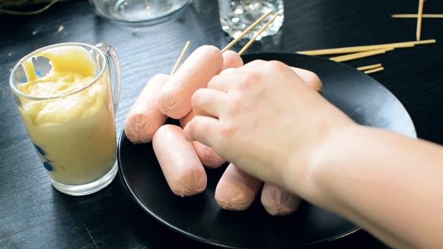 Ленивые корн доги. Вкусные сосиски в тесте! Легко и просто! смотреть онлайн