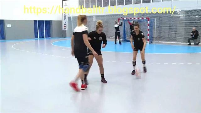 Handball training - The game with the pivot by Emmanuel MAYONNADE part 1 смотреть онлайн