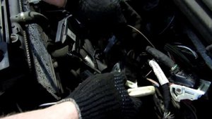Как разобрать авто. Разбираем Пежо 3008 и снимаем двигатель EP6 c Peugeot 3008. Часть 1.