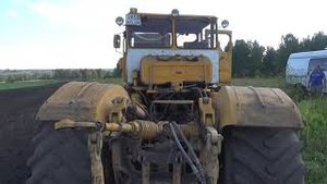 ТРИ КИРОВЦА К-701 и К-744 НА ПАХОТЕ И ОБРАБОТКЕ ОСЕННИХ ПОЛЕЙ..mp4