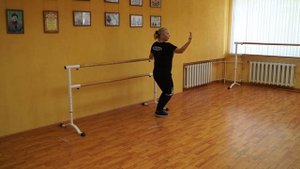 Народный сценический танец, упражнение у станка "Demi Grand Plie" (Маленькое большое приседание)