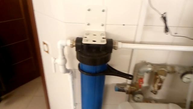 Монтаж комплексной системы очистки воды в частном доме.