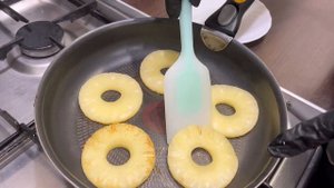 Куриное филе с ананасом на сковороде. Рецепты от Натали - готовим дома просто, быстро, вкусно