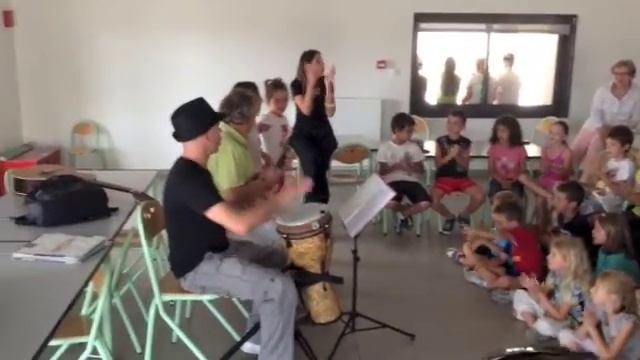 CORT'N'RIC à l'école смотреть онлайн