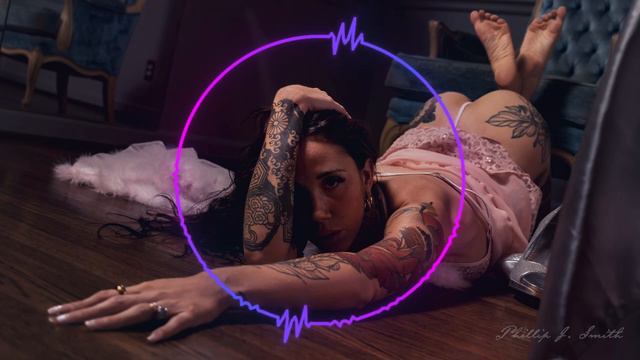 Sad Bitch - Cera Gibson - Audio / Dakota Burrow - Model / Phillip J. Smith -Photographer смотреть онлайн