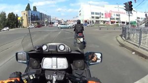 Как ехать на мопеде по городу