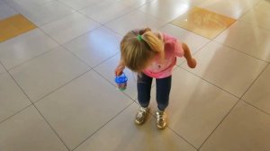 Играем в Автомат с Игрушками. Выиграли прикольные Игрушки.