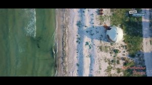 #КрымНеОчевидный: Татарская бухта. Пляжи Щелкино. Мыс Казантип. Красивая девушка на пляже.