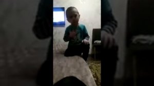 Четырехлетний мальчик учит маму, как с ним разговаривать