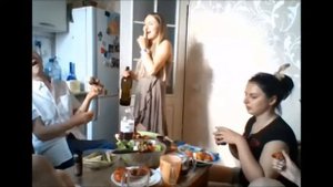 Чаки на днюхе в окружении молодых девчонок.Пьянка.Веселье.Девчонки песни поют.2 часть.