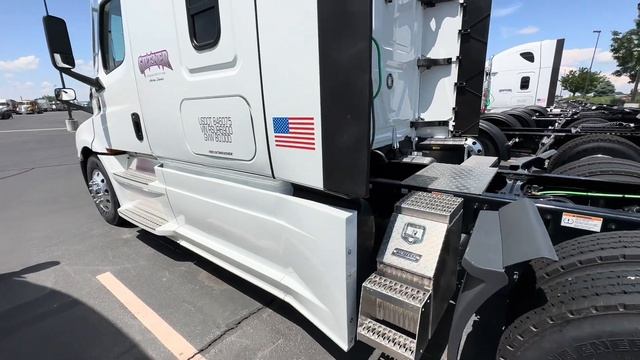 Дальнобой по США. Забираем Трак для друга! смотреть онлайн