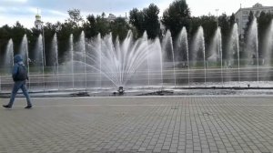 Екатеринбург фонтаны на плотинке.