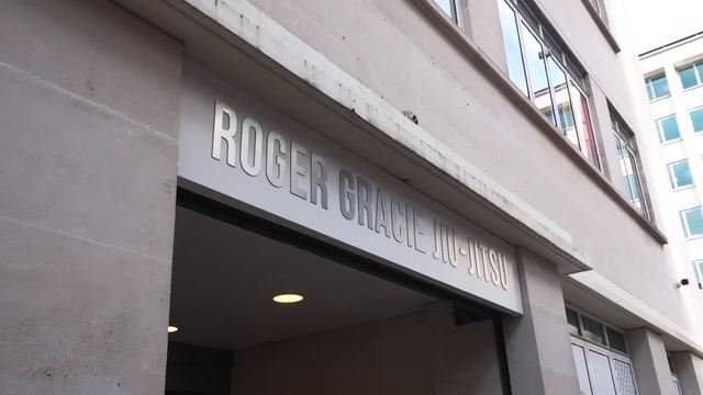 Roger Gracie Gives An Inside Look At His Life In London! (VLOG) смотреть онлайн